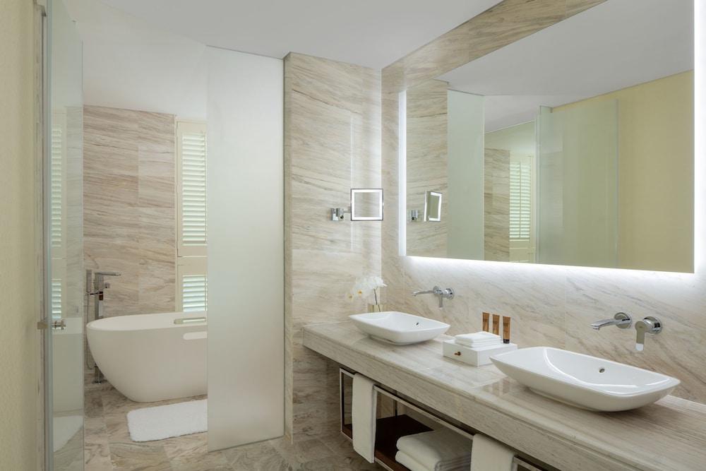 Paramount Hotel Dubai Room Type - Carole Suite