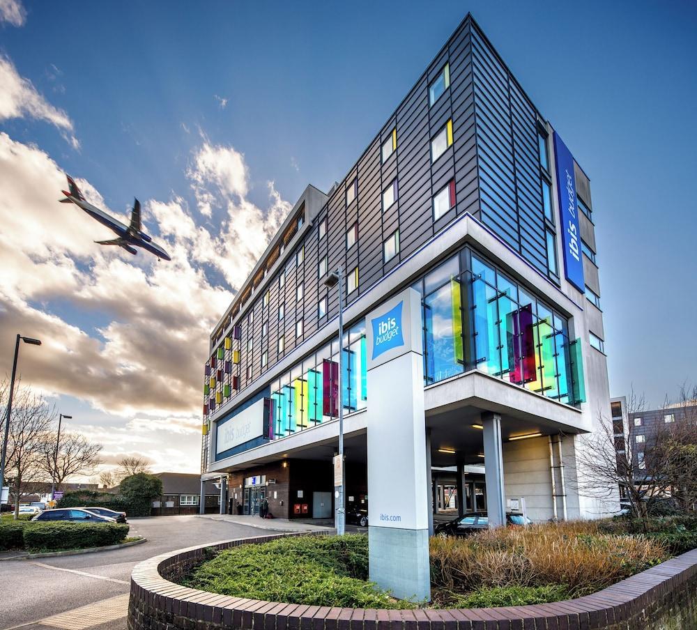 ibis budget London Heathrow Central - Tap to explore photos