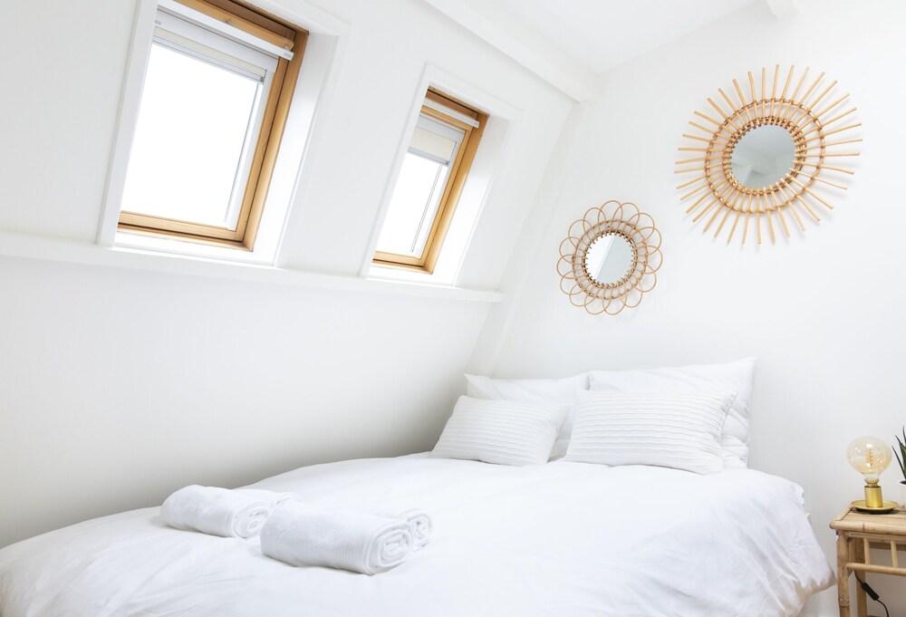 Cornelis Luxury Guesthouse - Tap to explore photos