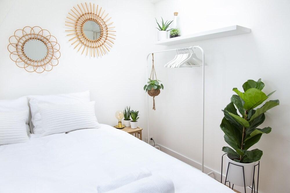 Cornelis Luxury Guesthouse - Tap to explore photos