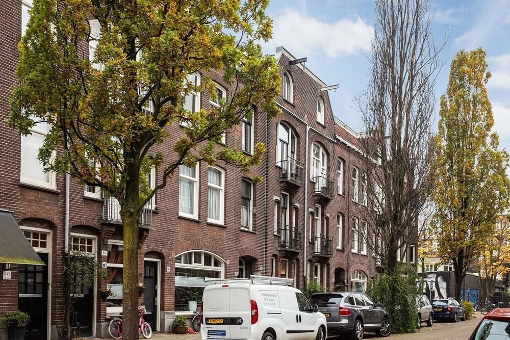 Cornelis Luxury Guesthouse - Tap to explore photos