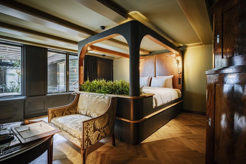 Hotel The Noblemen Room Type - Signature Double Room (Herman Boerhaave)