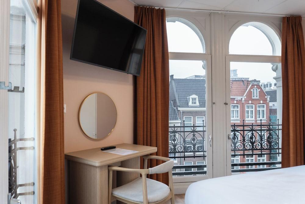 CS Hotel Room Type - City Double Room