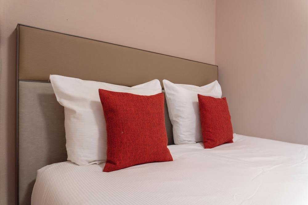 CS Hotel Room Type - Double Room, Shared Bathroom