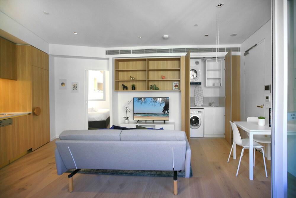 Top Notch 1 Bedroom 201 CALIBRE - Tap to explore photos