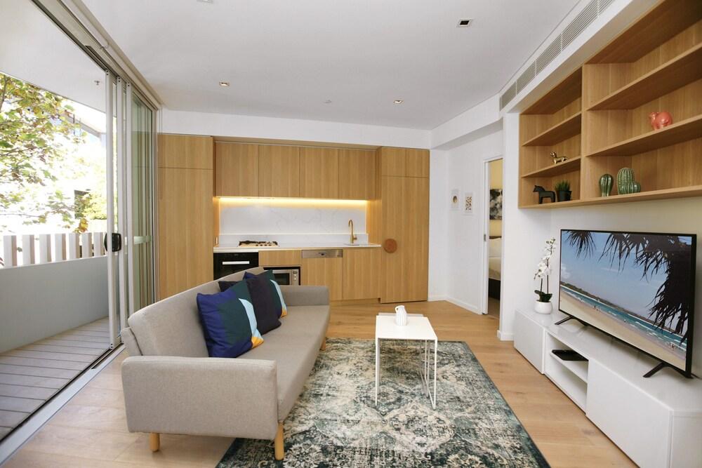 Top Notch 1 Bedroom 201 CALIBRE - Tap to explore photos