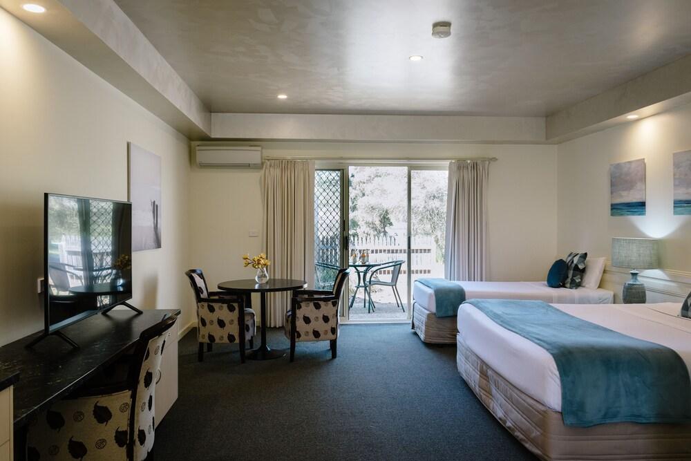 Fairways Resort Room Type - Twin Suite - Multi Night Special Fairways Resort Room Type - Twin Suite - Multi Night Special