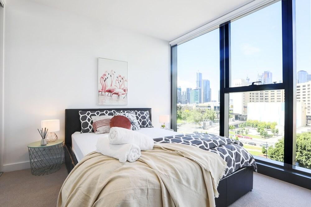 Kozyguru Docklands Modern 1 Room Unit Room Type - City Apartment