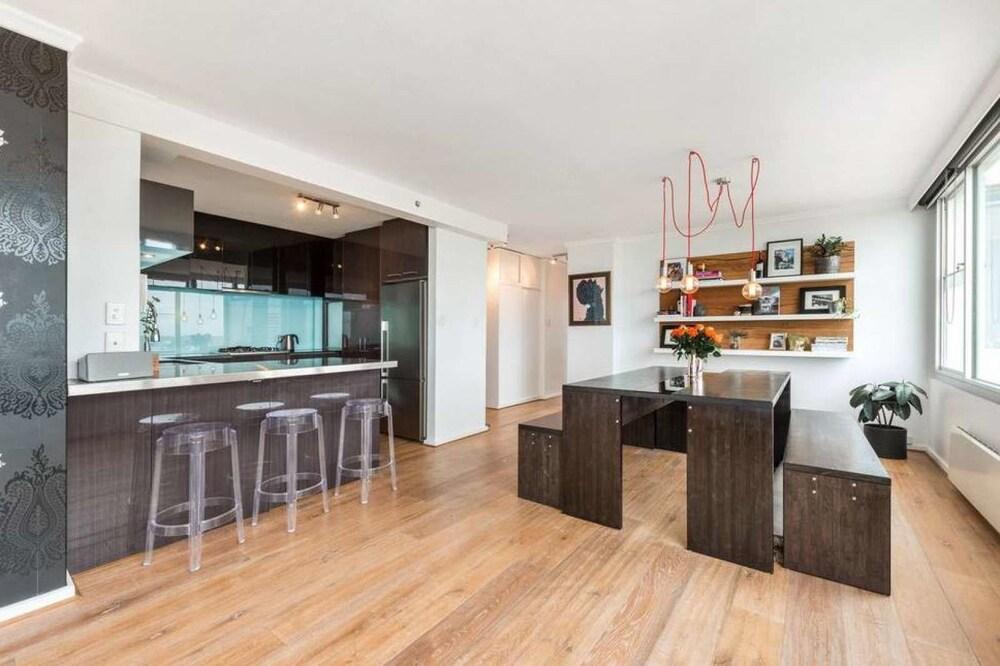 St Kilda Penthouse with Panaromic Bay and City View - Tap to explore photos
