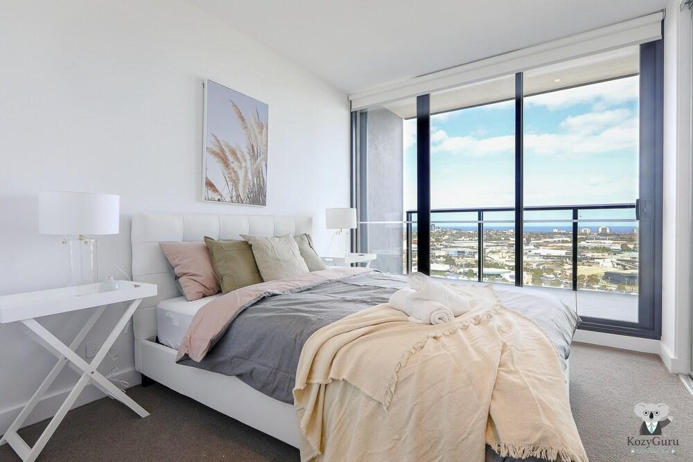 KOZYGURU Docklands Cozy Water View 1BED Room Type - City Apartment