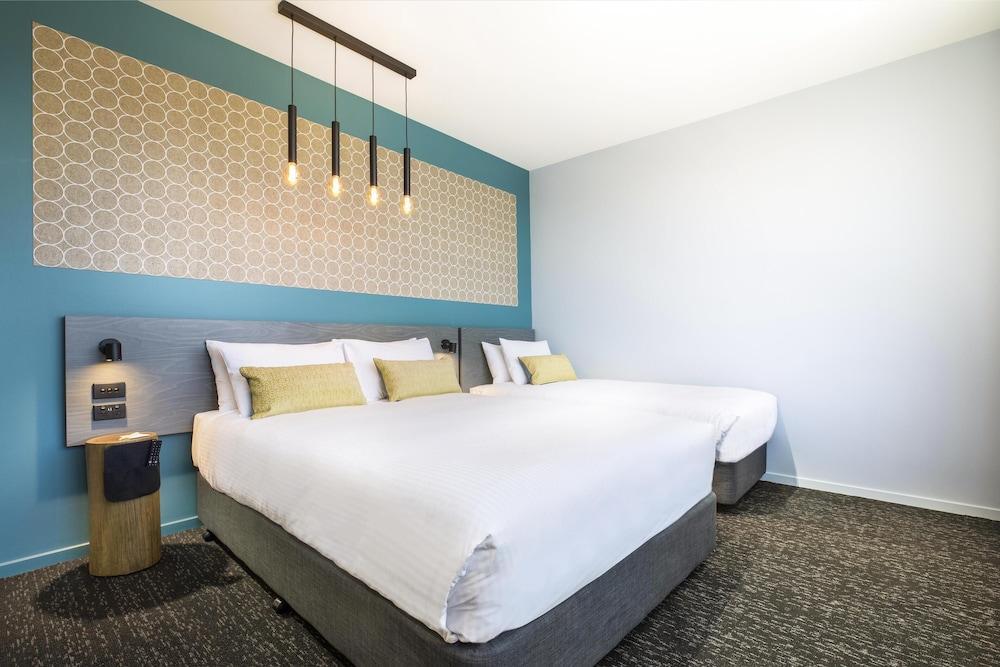 Royal Hotel by Nightcap Social Room Type - Studio Queen and Single with Ensuite Royal Hotel by Nightcap Social Room Type - Studio Queen and Single with Ensuite
