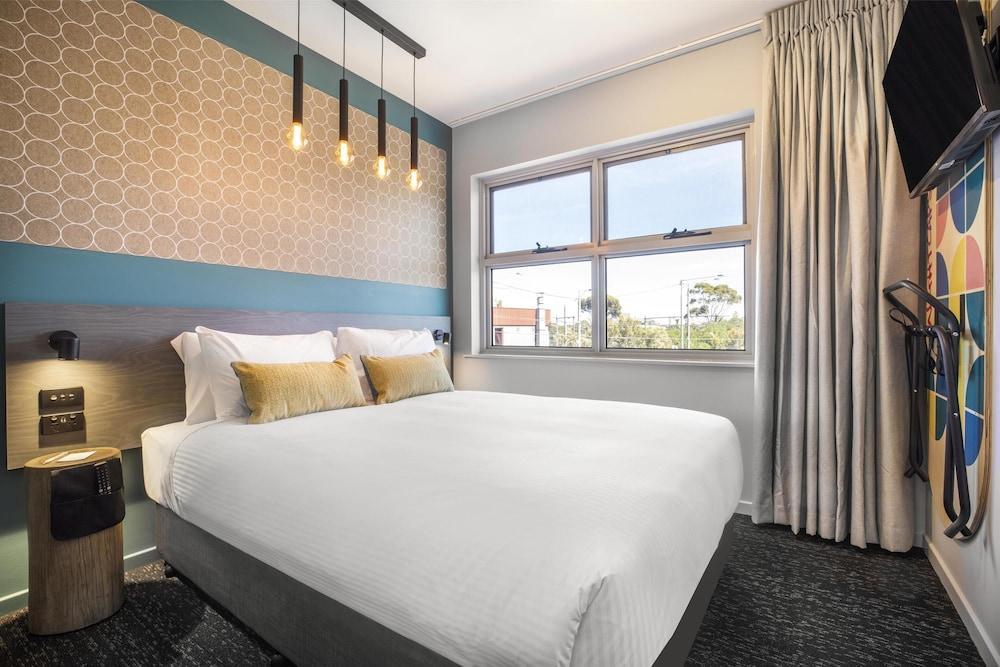 Royal Hotel by Nightcap Social Room Type - Studio Double with Shared Bathroom