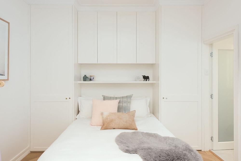 Beautiful Bondi H335 - Tap to explore photos