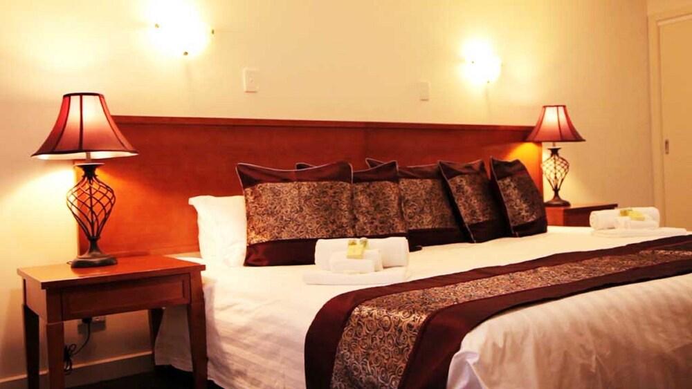 Foothills Conference Centre Room Type - Deluxe Room