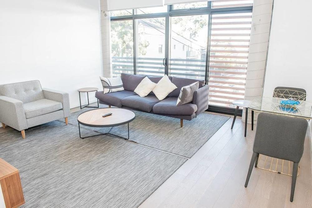 Super Cool Newtown Pad H393 - Tap to explore photos