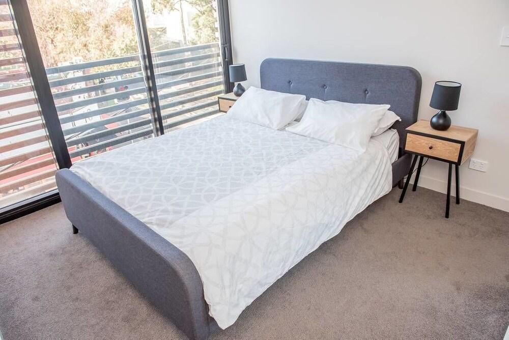Super Cool Newtown Pad H393 - Tap to explore photos