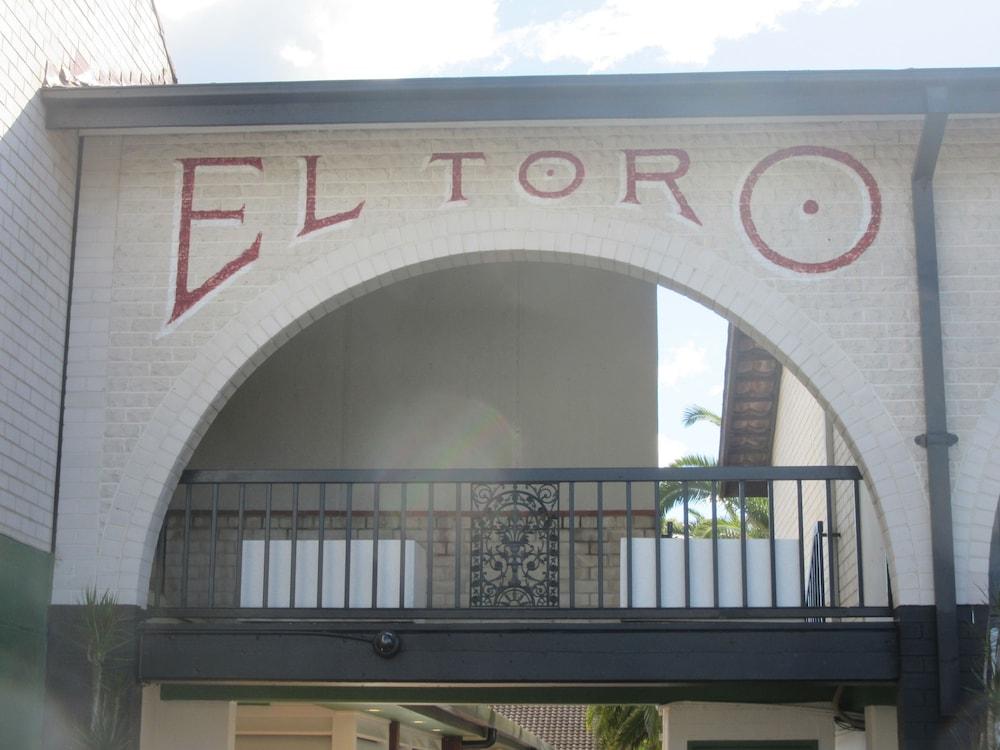 El Toro Motel - Tap to explore photos