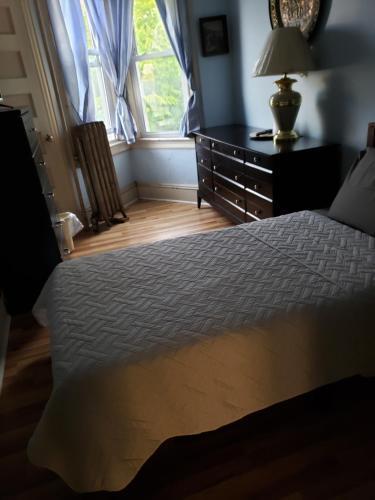 The Harbor House Bed & Breakfast - Tap to explore photos