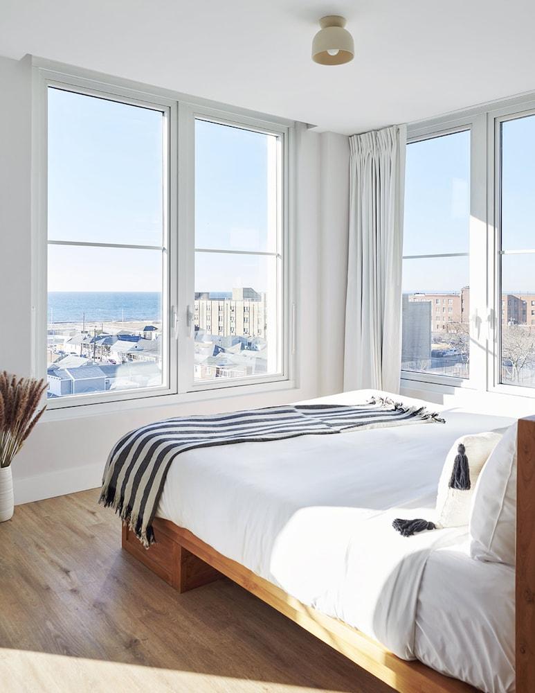 The Rockaway Hotel Room Type - Junior Suite, 1 King Bed, Balcony, Ocean View