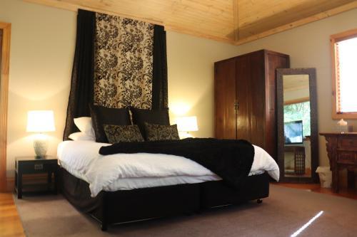 Linden Gardens Rainforest Retreat Room Type - One-Bedroom Garden Retreat Cottage 