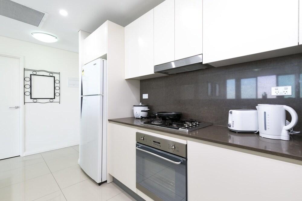 Penthouse near Airport & CBD - Tap to explore photos