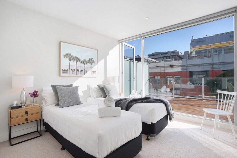 StayCentral - Collingwood Penthouse - Tap to explore photos