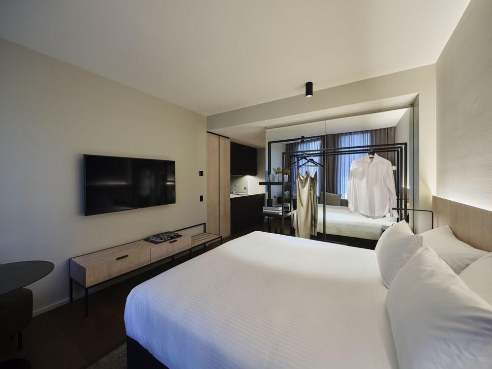 A by Adina Sydney Room Type - Studio, 1 King Bed