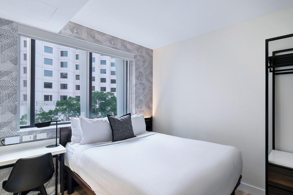 Kith Hotel Darling Harbour Room Type - Standard Room, 1 Queen Bed