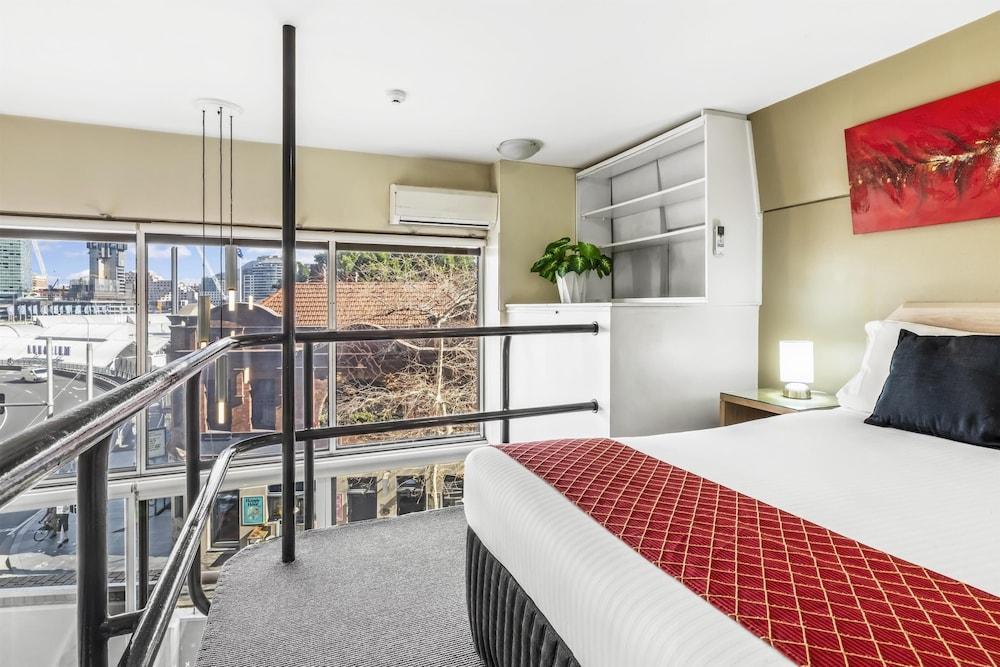 Metro Apartments on Darling Harbour - Sydney - Tap to explore photos