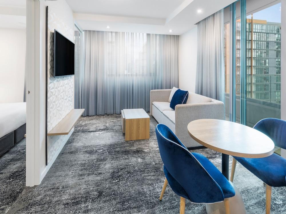 Brady Apartment Hotel Flinders Street Room Type - 1 Bedroom Apartment Balcony