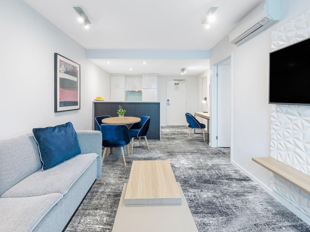 Brady Apartment Hotel Flinders Street Room Type - Apartment with Balcony