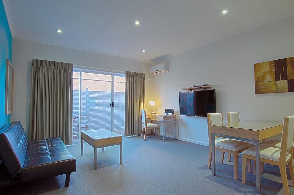 Brighton Serviced Apartments - Tap to explore photos