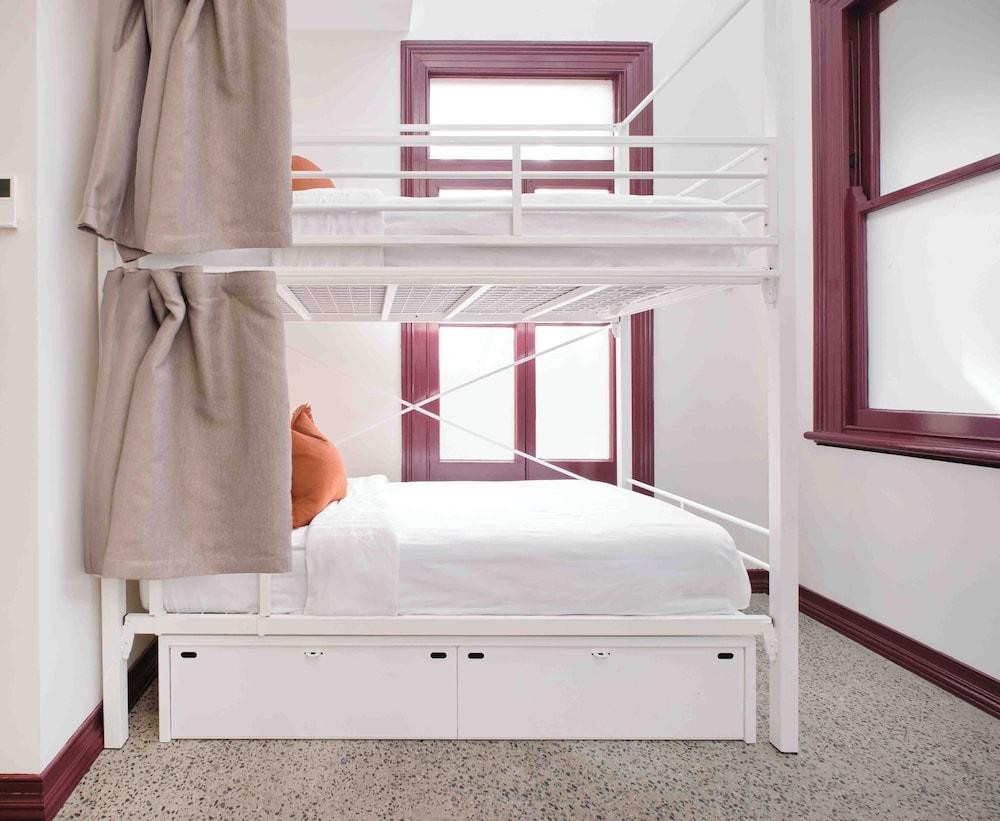 Little Drifter Surry Hills Room Type - Bunkhouse 4 Person - Ensuite