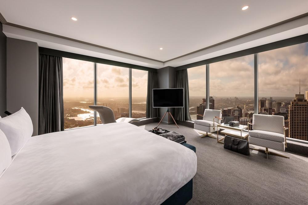 Meriton Suites World Tower, Sydney - Tap to explore photos