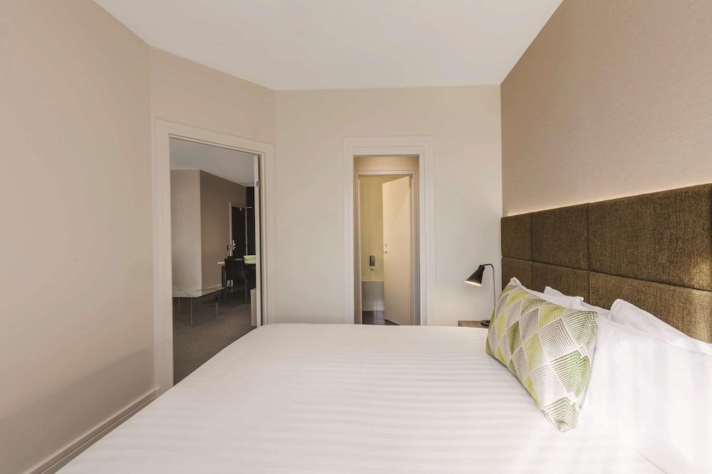 Adina Apartment Hotel Melbourne Room Type - Premier Apartment, 3 Bedrooms