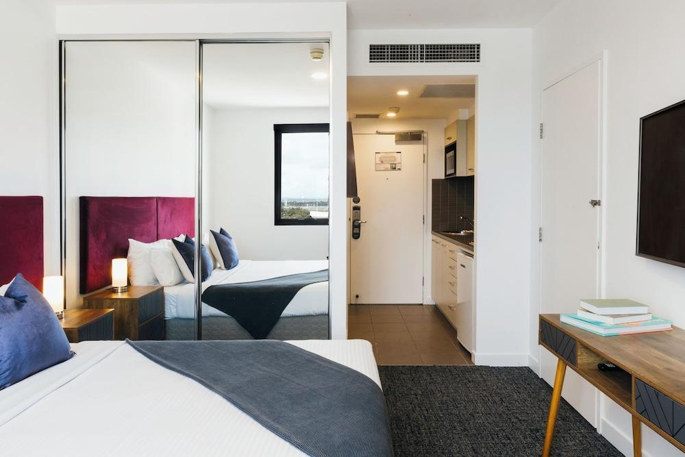 Quest Mascot Serviced Apartments - Tap to explore photos