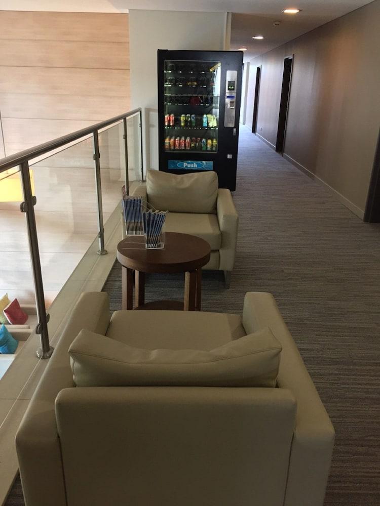 Quest Mascot Serviced Apartments - Tap to explore photos