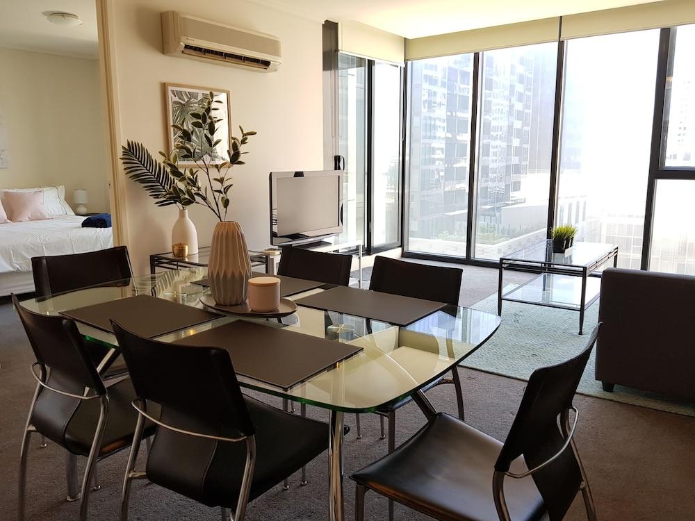 ReadySet Apartments at Sentinel - Tap to explore photos