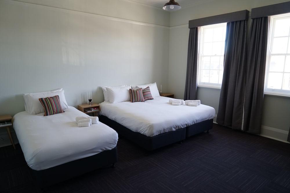 Rosehill Hotel Room Type - Superior Triple Room