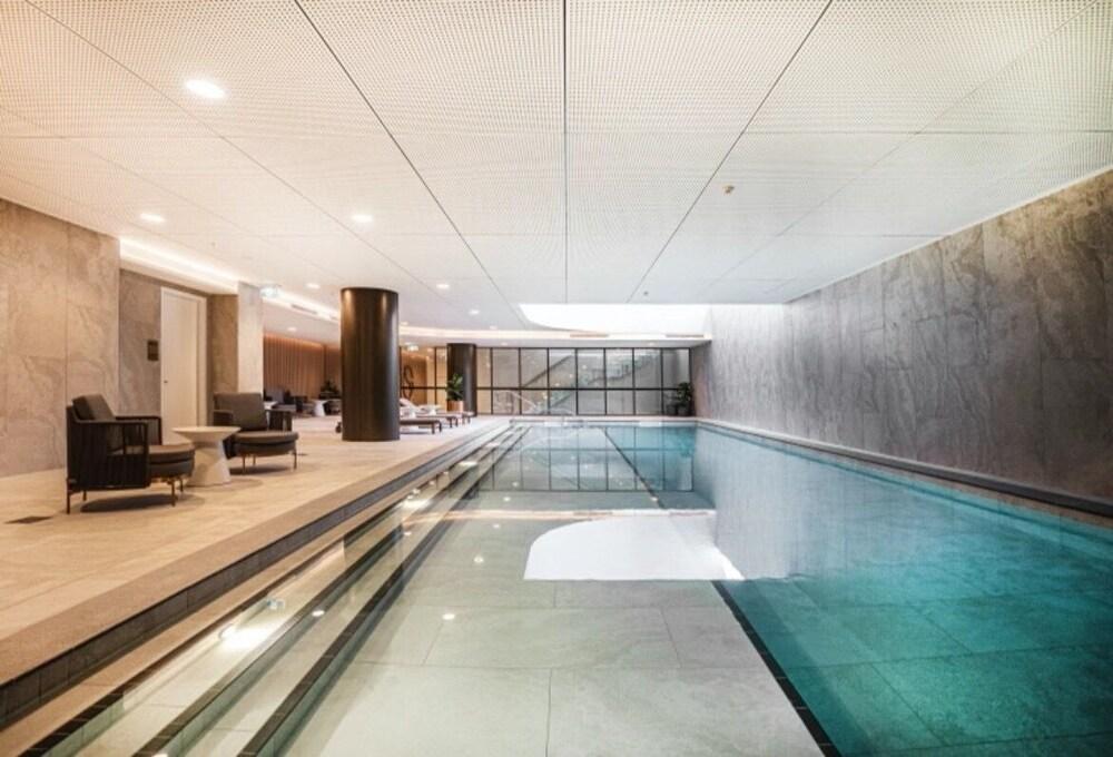 Skygarden Luxury Condo - Tap to explore photos