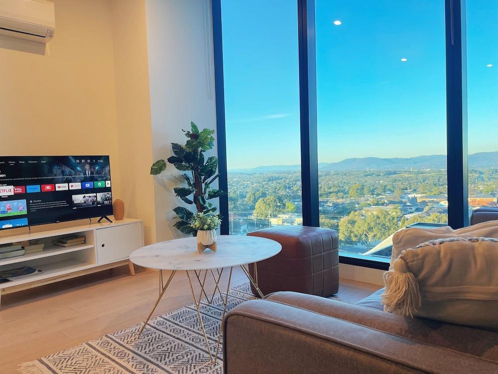 Skygarden Luxury Condo Room Type - Deluxe Apartment Skygarden Luxury Condo Room Type - Deluxe Apartment