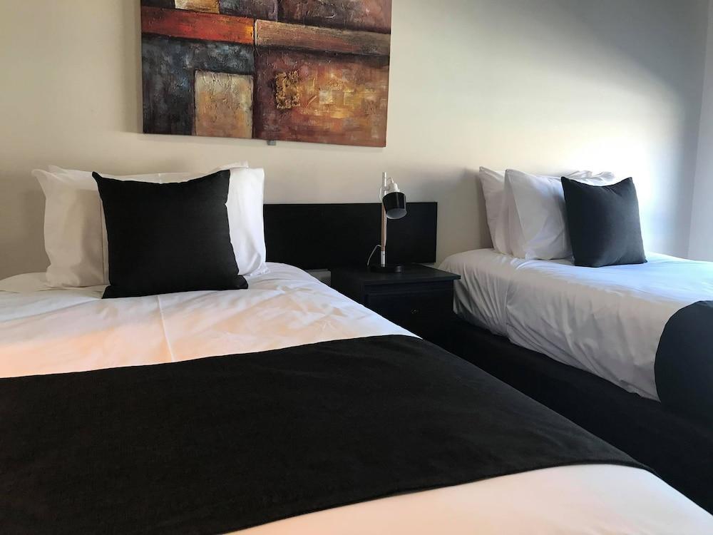 Guiding Star Hotel Room Type - Twin Share Room