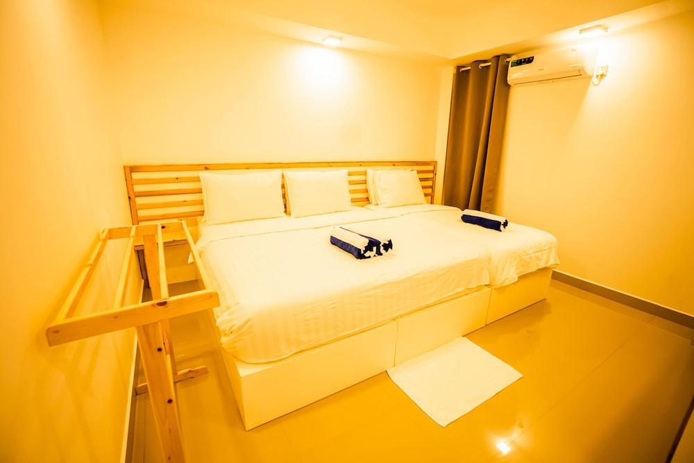 Lagoona Sunset Room Type - Deluxe Triple Room Lagoona Sunset Room Type - Deluxe Triple Room