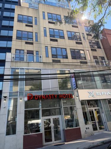 Dynasty Hotel and Suites New York LaGuardia Hotel - Tap to explore photos