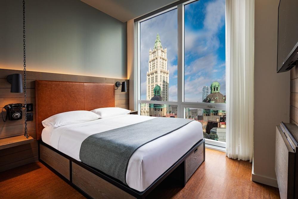 Moxy NYC Downtown Room Type - Room, 1 King Bed, City View (Hearing Accessible)
