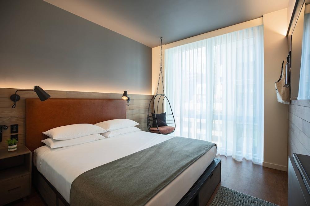 Moxy NYC Downtown Room Type - Room, 1 King Bed