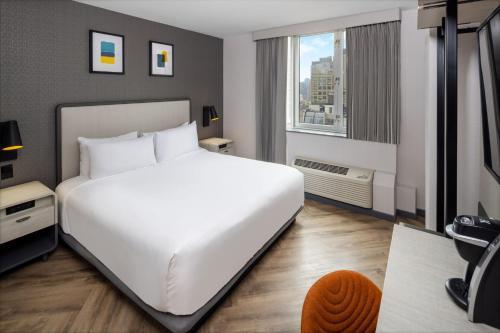 voco Times Square South, an IHG Hotel - Tap to explore photos