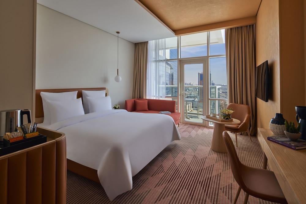 Novotel Jumeirah Village Triangle Room Type - Superior Room, 1 King Bed, City View