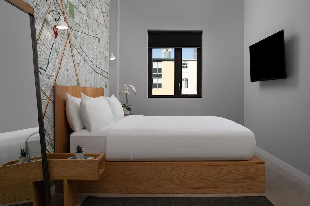 The Baltic Hotel Room Type - Deluxe Room, 1 King Bed, Non Smoking