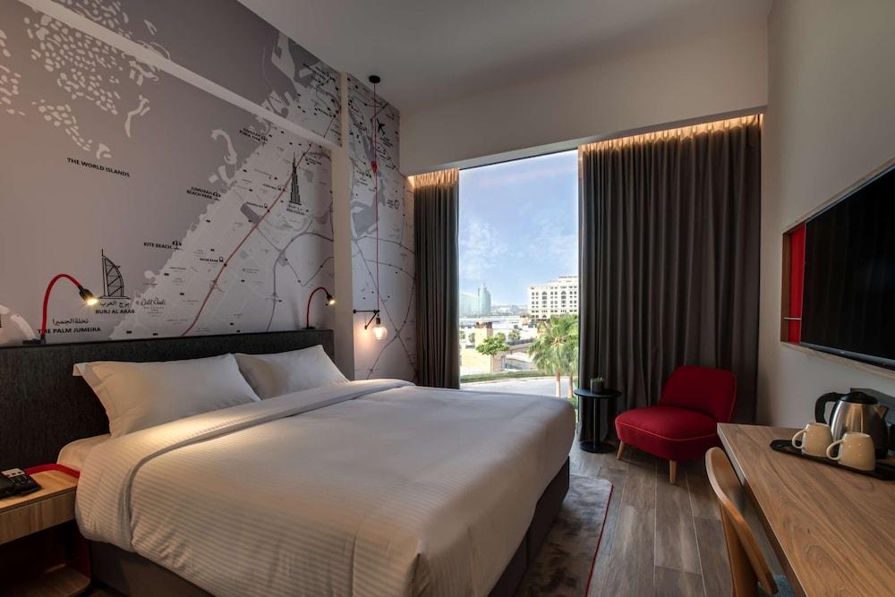 Intercity Hotel Dubai Jaddaf Waterfront - Tap to explore photos